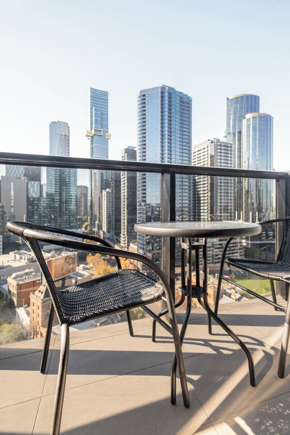 Deluxe Apartment | Balcony - Mega Style Apartments Bella (Southbank)