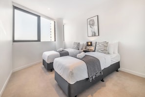 Deluxe Apartment | 2 bedrooms, desk, laptop workspace, iron/ironing board - Mega Style Apartments Bella (Southbank)