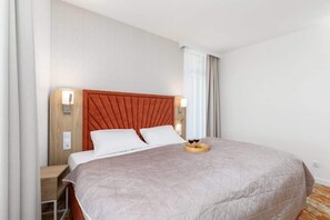 2 chambres, fer et planche à repasser, Wi-Fi, draps fournis