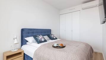 1 bedroom, iron/ironing board, WiFi, bed sheets