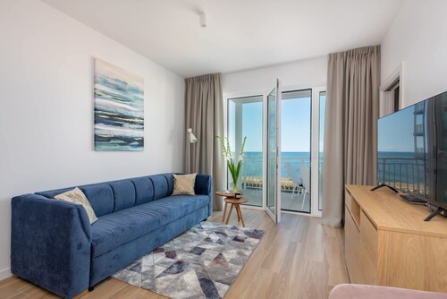 Stilvolles Apartment mit Meerblick | Balkon und Parkplatz
