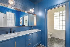 淋浴设施、吹风机、毛巾