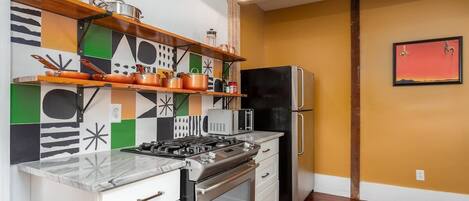 Frigorífic, microones, forn i placa de cuina