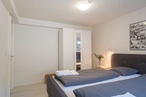 1 habitación, tabla de planchar con plancha, wifi gratis y ropa de cama 