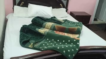 Soundproofing, iron/ironing board, free WiFi