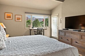 2 Schlafzimmer, Schreibtisch, Bügeleisen/Bügelbrett, kostenloses WLAN