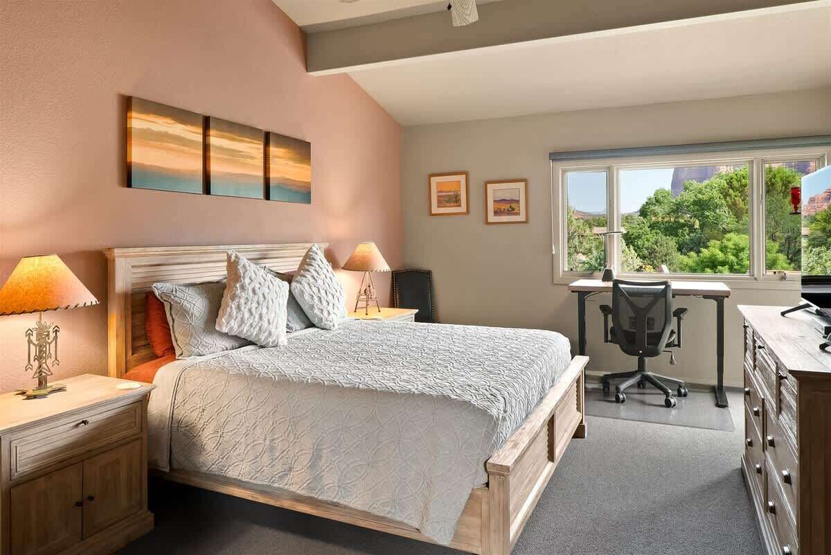 2 bedrooms, desk, iron/ironing board, free WiFi