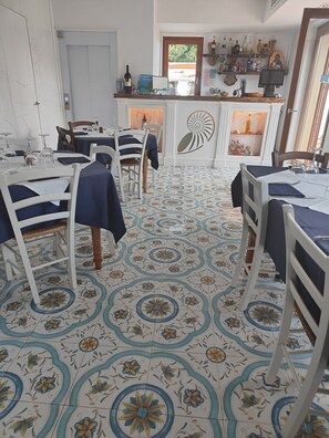 Colazione a buffet inclusa, servita tutte le mattine 