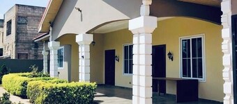 Cosy family villa providing a relaxing atmosphere in Tema .Close to restaurants.