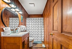 Jabón, shampoo, papel de baño 