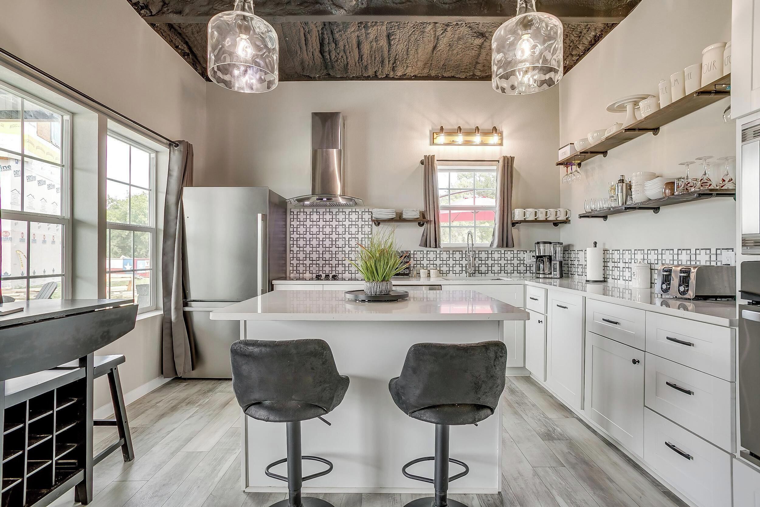 冰箱、微波炉、烤箱、炉灶