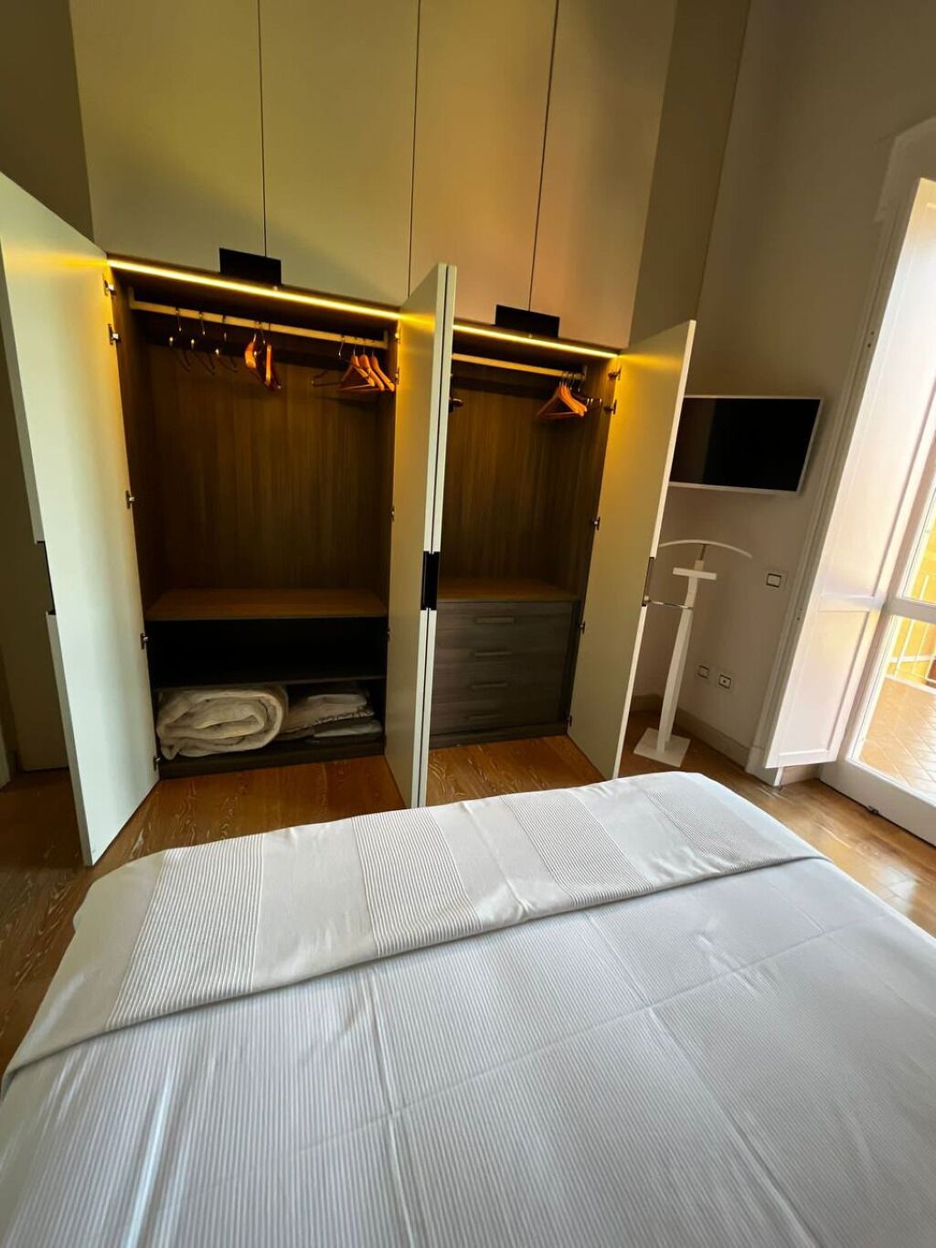 1 Schlafzimmer, Schreibtisch, Bügeleisen/Bügelbrett, Reisekinderbett