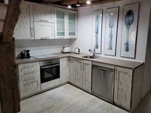 Microwave, oven, stovetop, dishwasher - Preciosa Casa EN LA Sierra DE LA Demanda (Monterrubio de la Demanda)