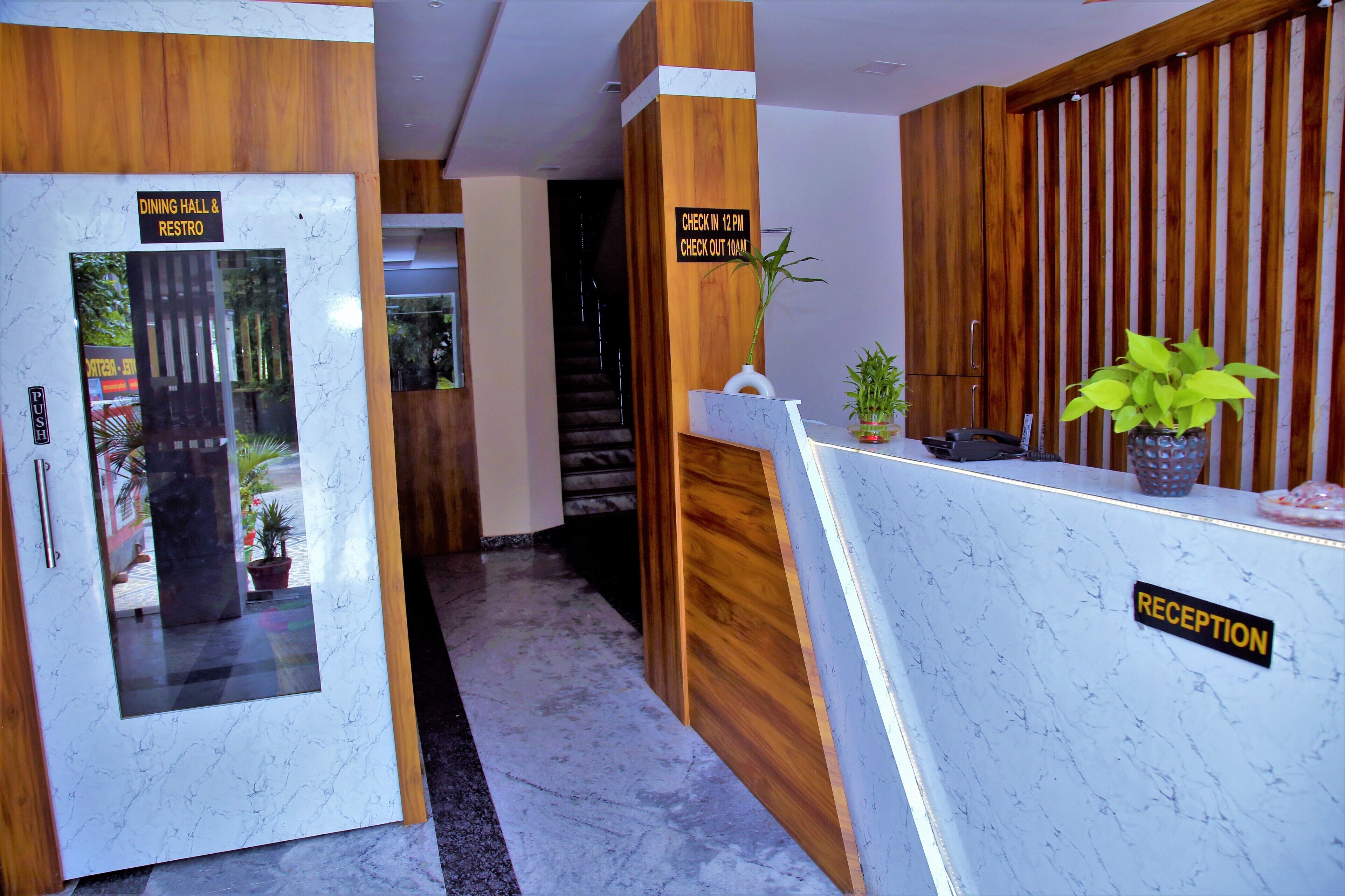 Photo - Lake View Hotel