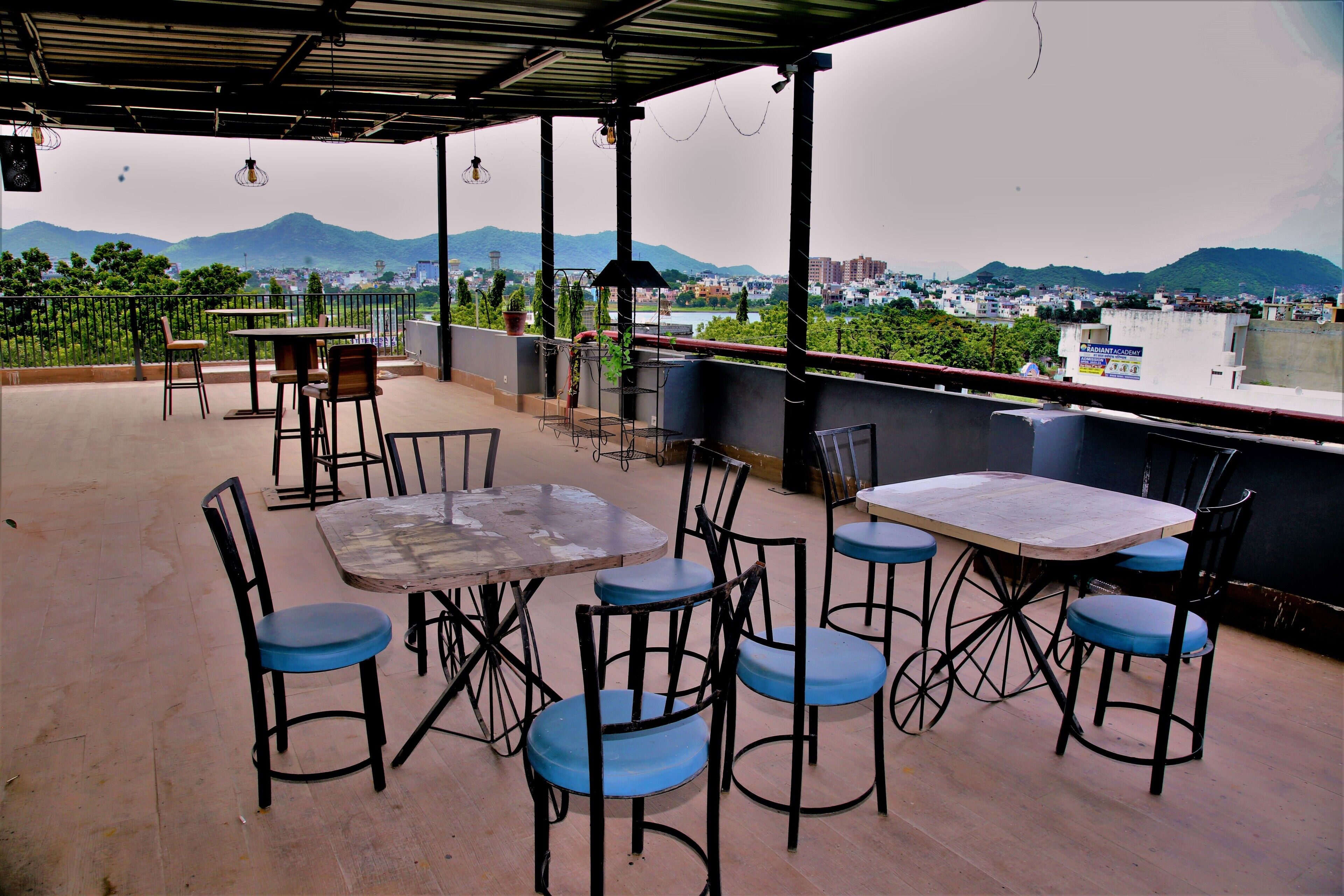 Photo - Lake View Hotel