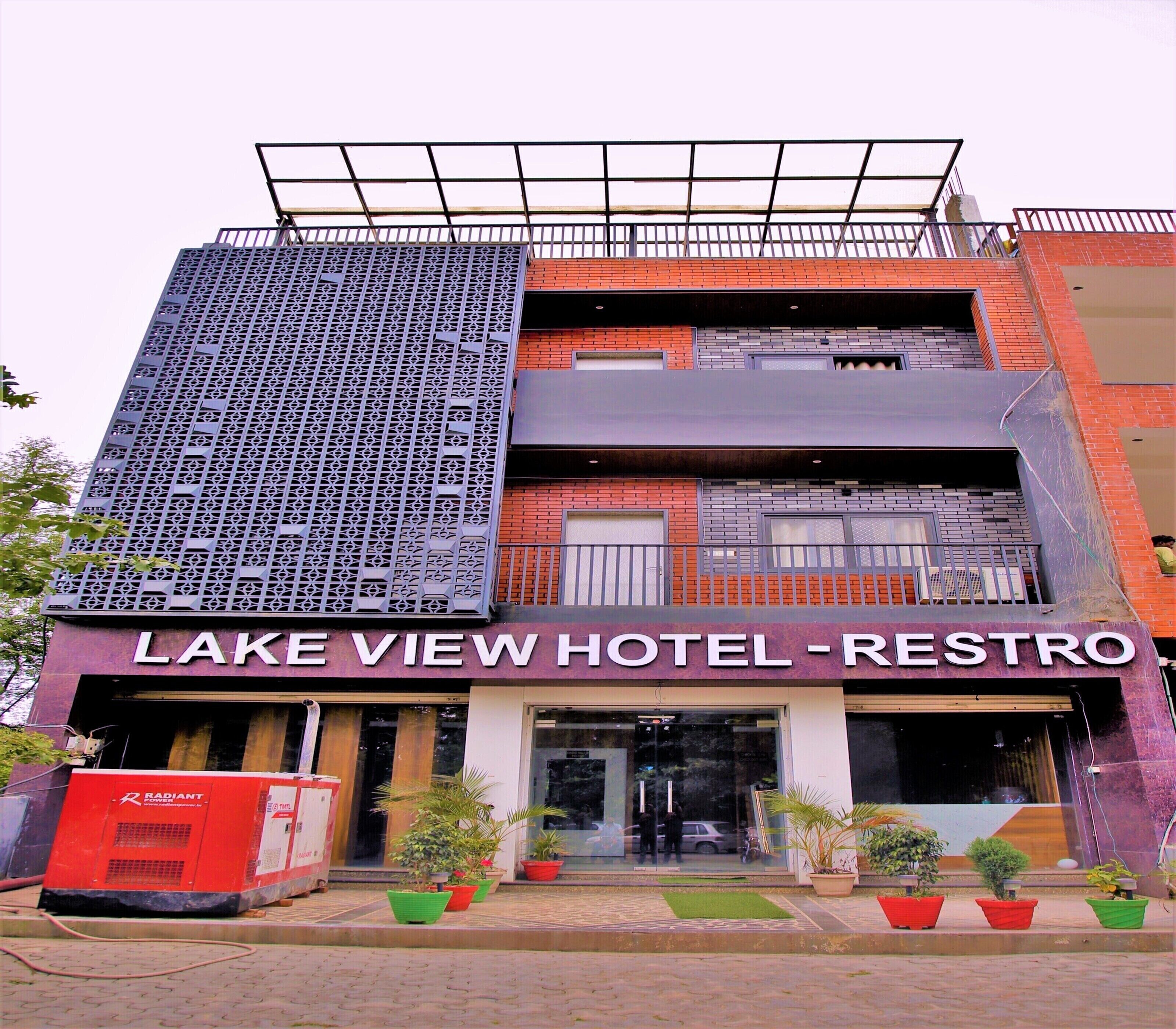 Photo - Lake View Hotel
