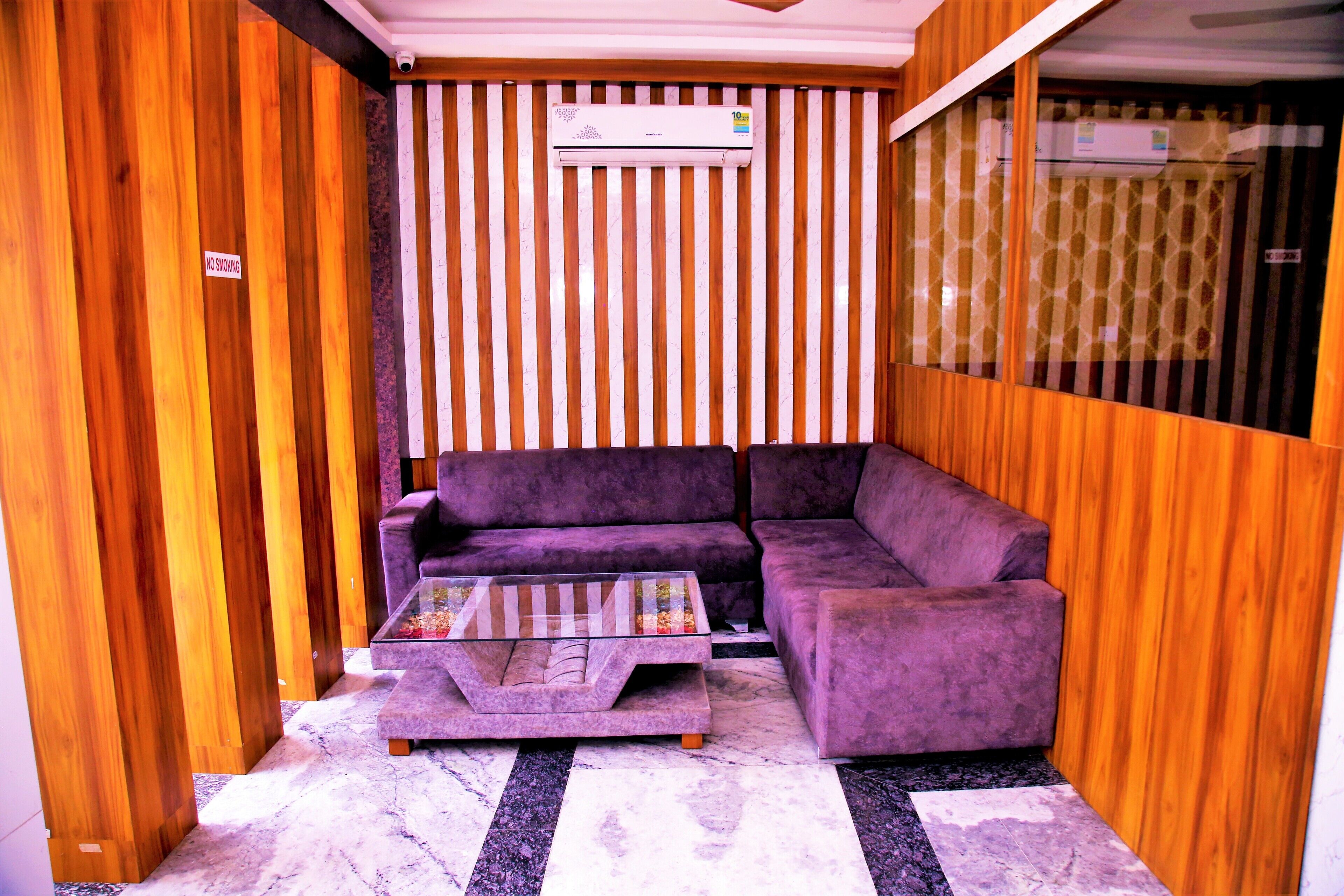 Photo - Lake View Hotel