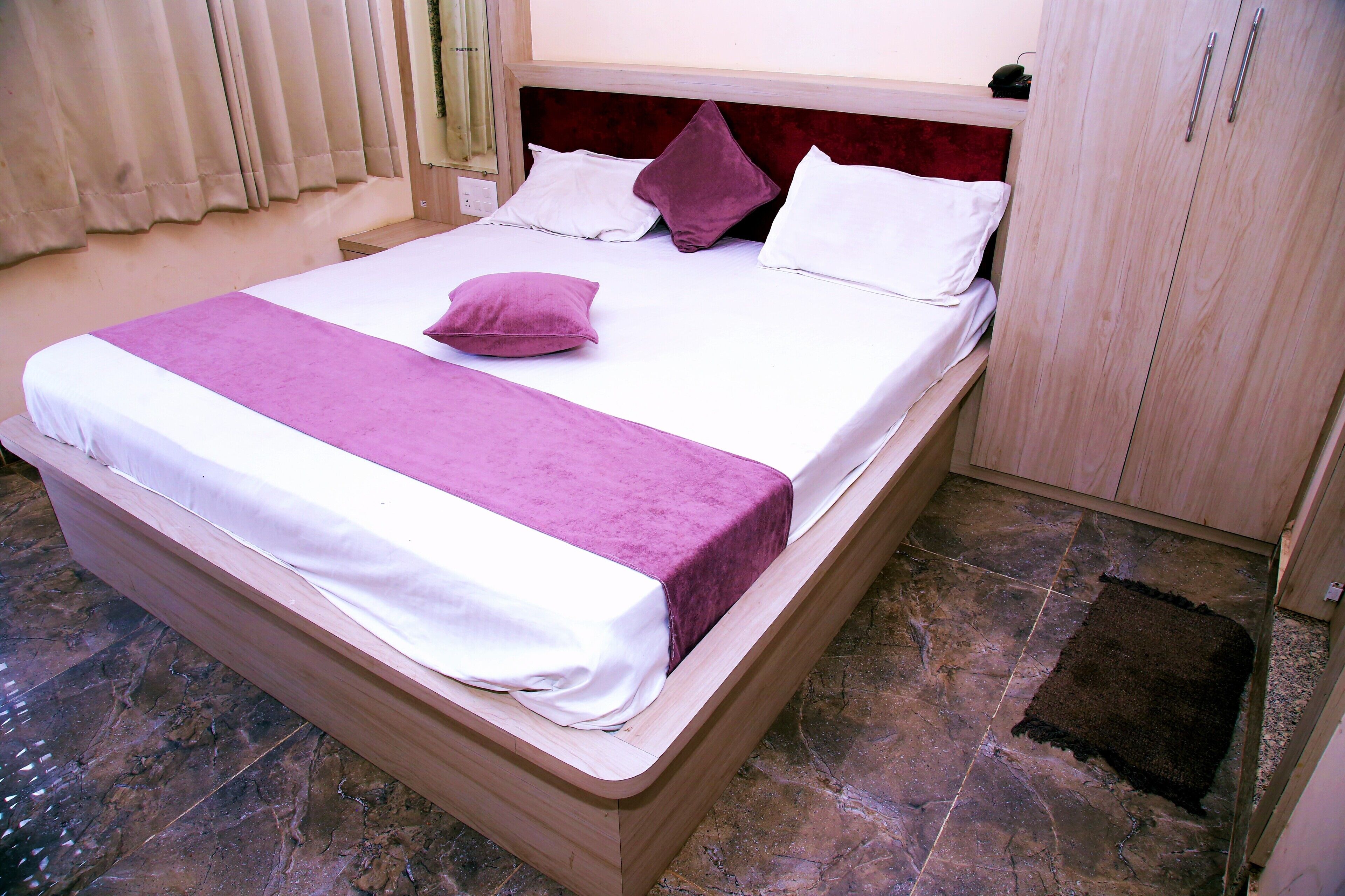 Photo - Lake View Hotel