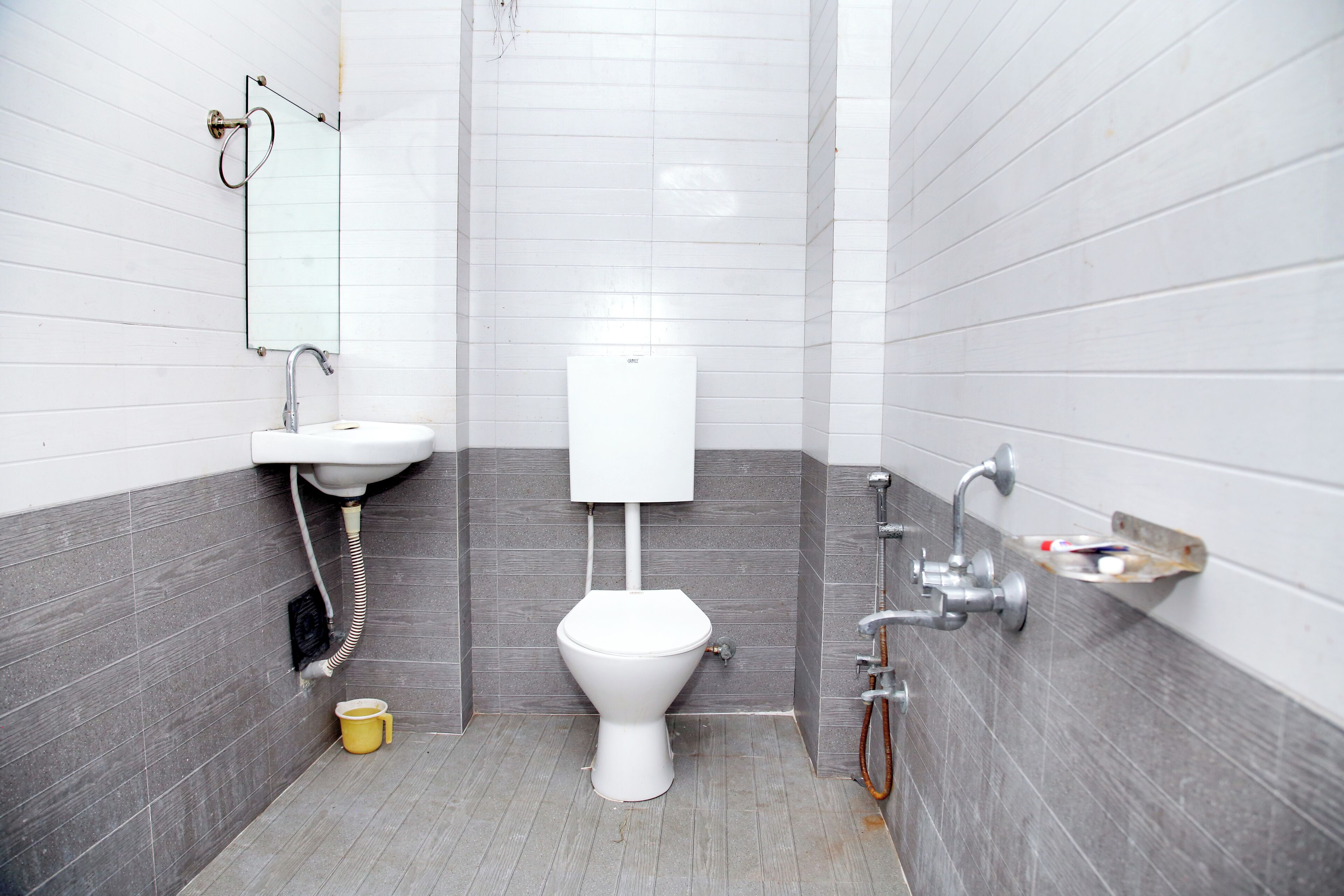 Photo - Lake View Hotel