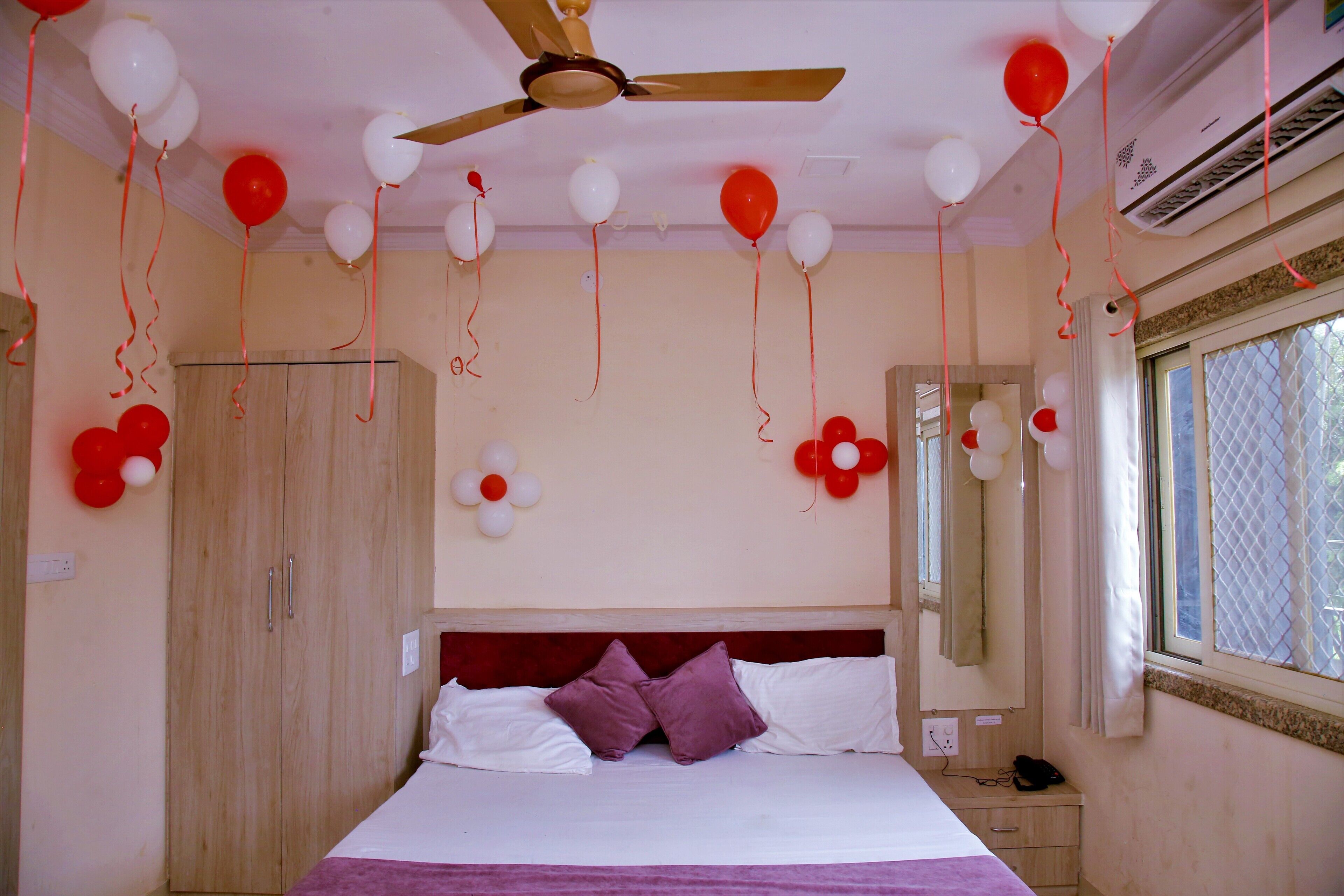 Photo - Lake View Hotel