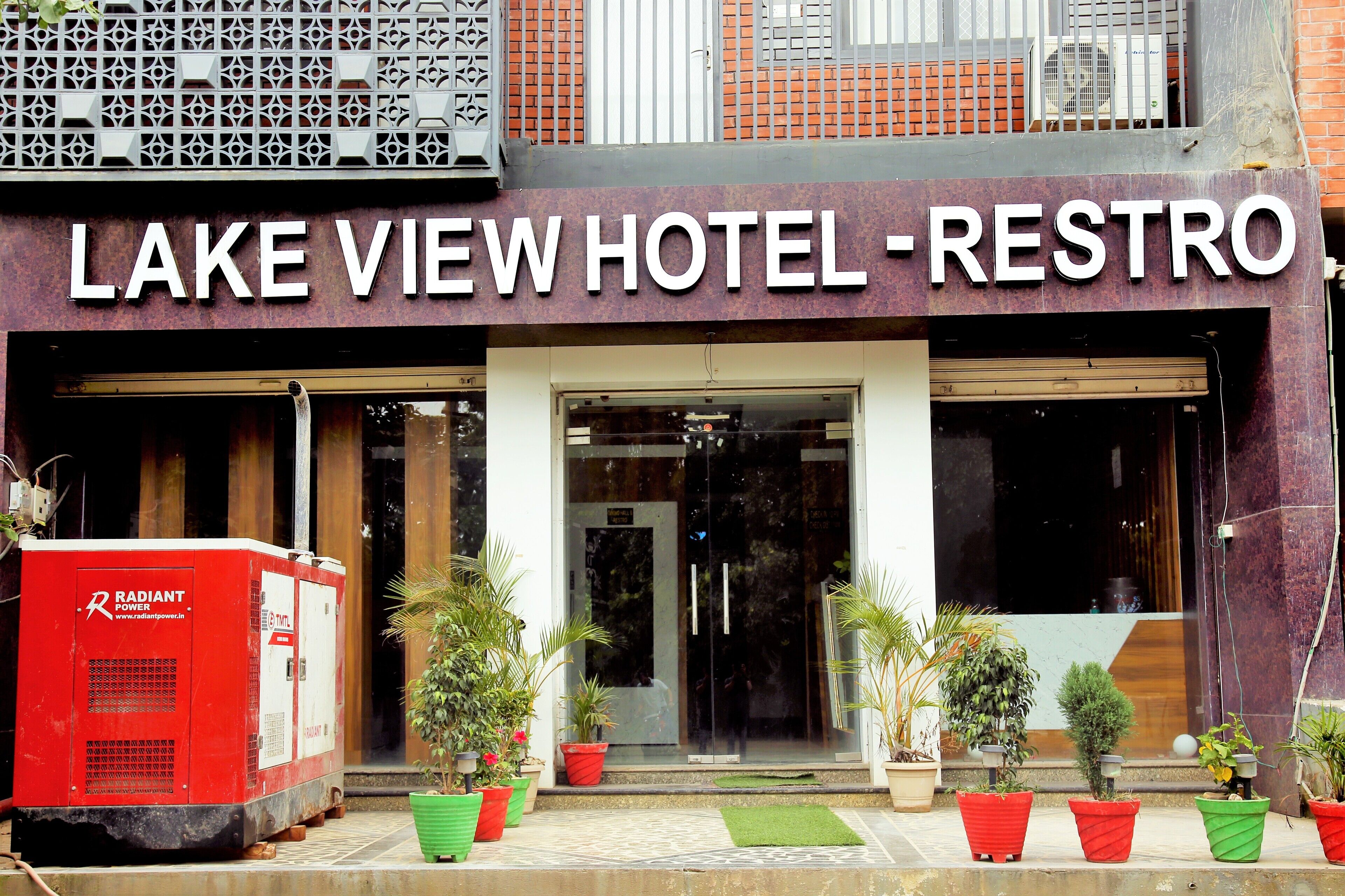 Photo - Lake View Hotel