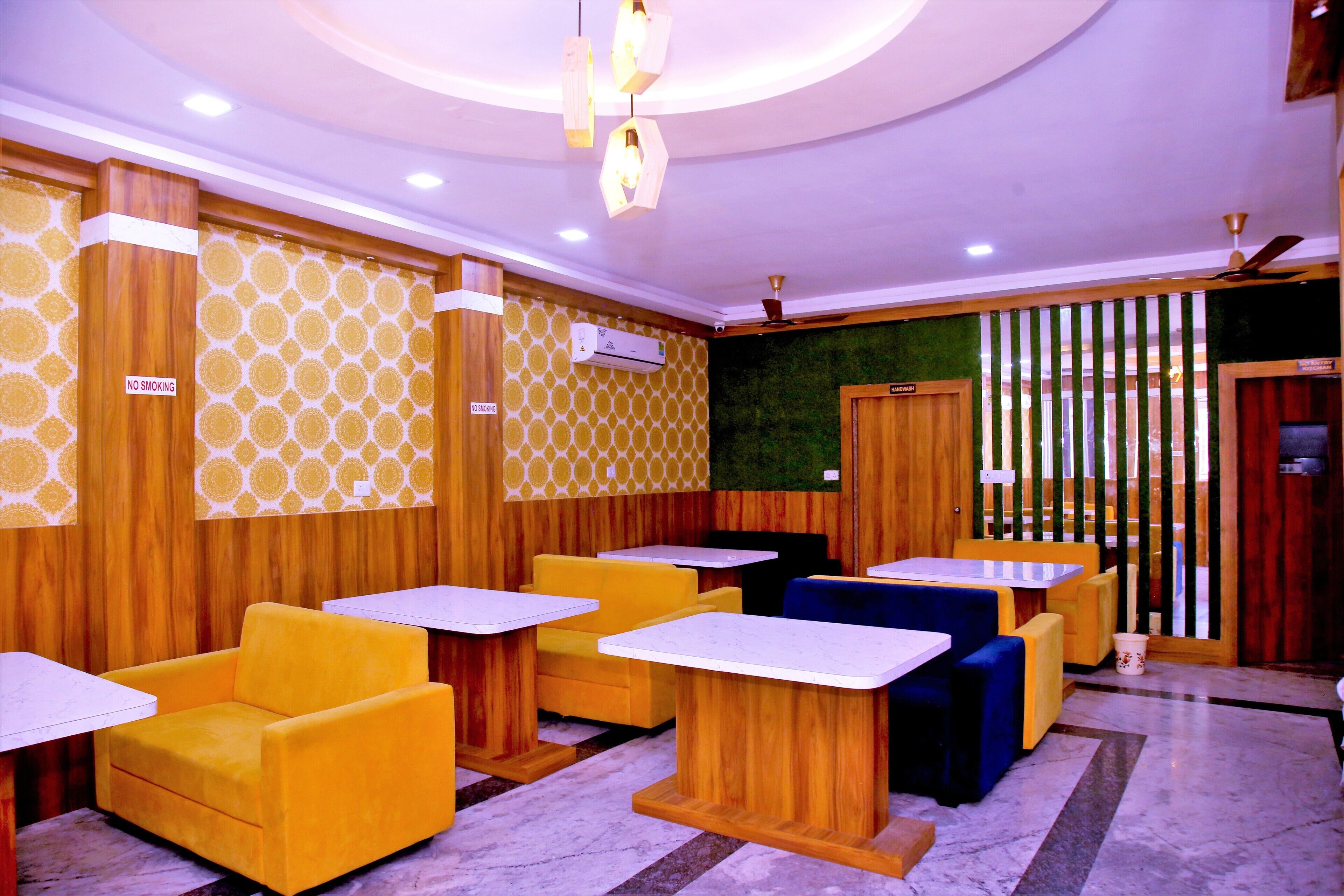 Photo - Lake View Hotel