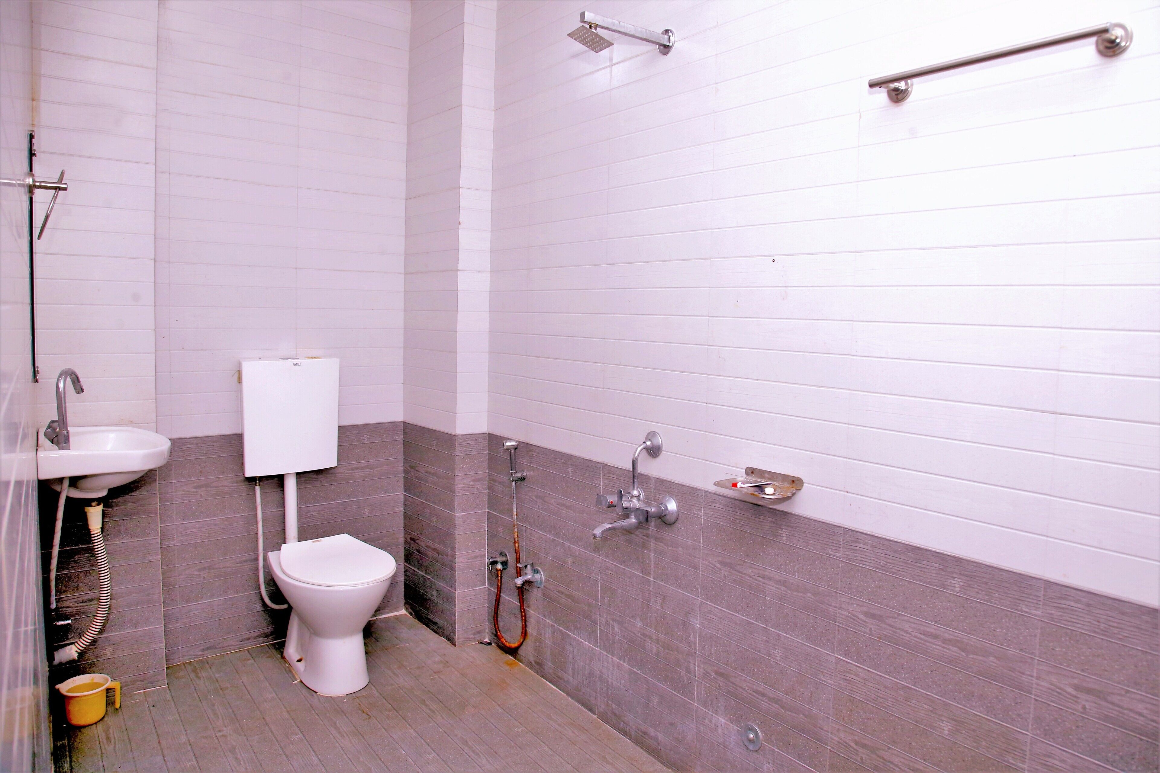 Photo - Lake View Hotel