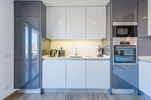 Fridge, microwave, oven, dishwasher