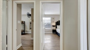 4 Schlafzimmer, Bügeleisen/Bügelbrett, Reisekinderbett, kostenloses WLAN