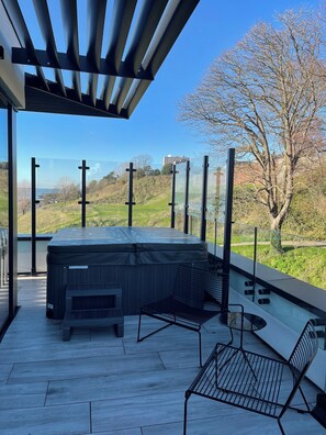 Terrace/patio - Stunning seafront Penthouse with panoramic south facing views over the Estuary (Southend-on-Sea)