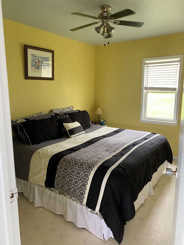 2 bedrooms, iron/ironing board, WiFi, bed sheets