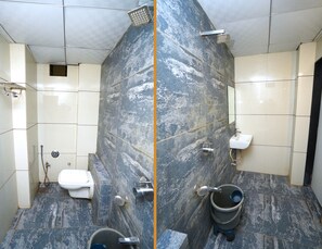 Camera Standard | Bagno | Doccia, soffione a pioggia, asciugamani, sapone