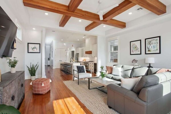 Unclassified image, 1 of 22, button