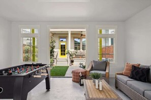 Unclassified image, 2 of 22, button