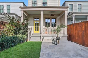 Unclassified image, 5 of 22, button