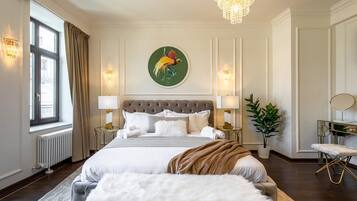 Iron/ironing board, travel crib, free WiFi, bed sheets