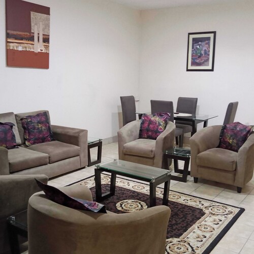 A 2-minute drive from the SPAR market.
Friendly and calm environment 