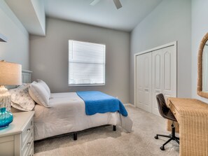 3 habitaciones, escritorio, tabla de planchar con plancha y wifi gratis 