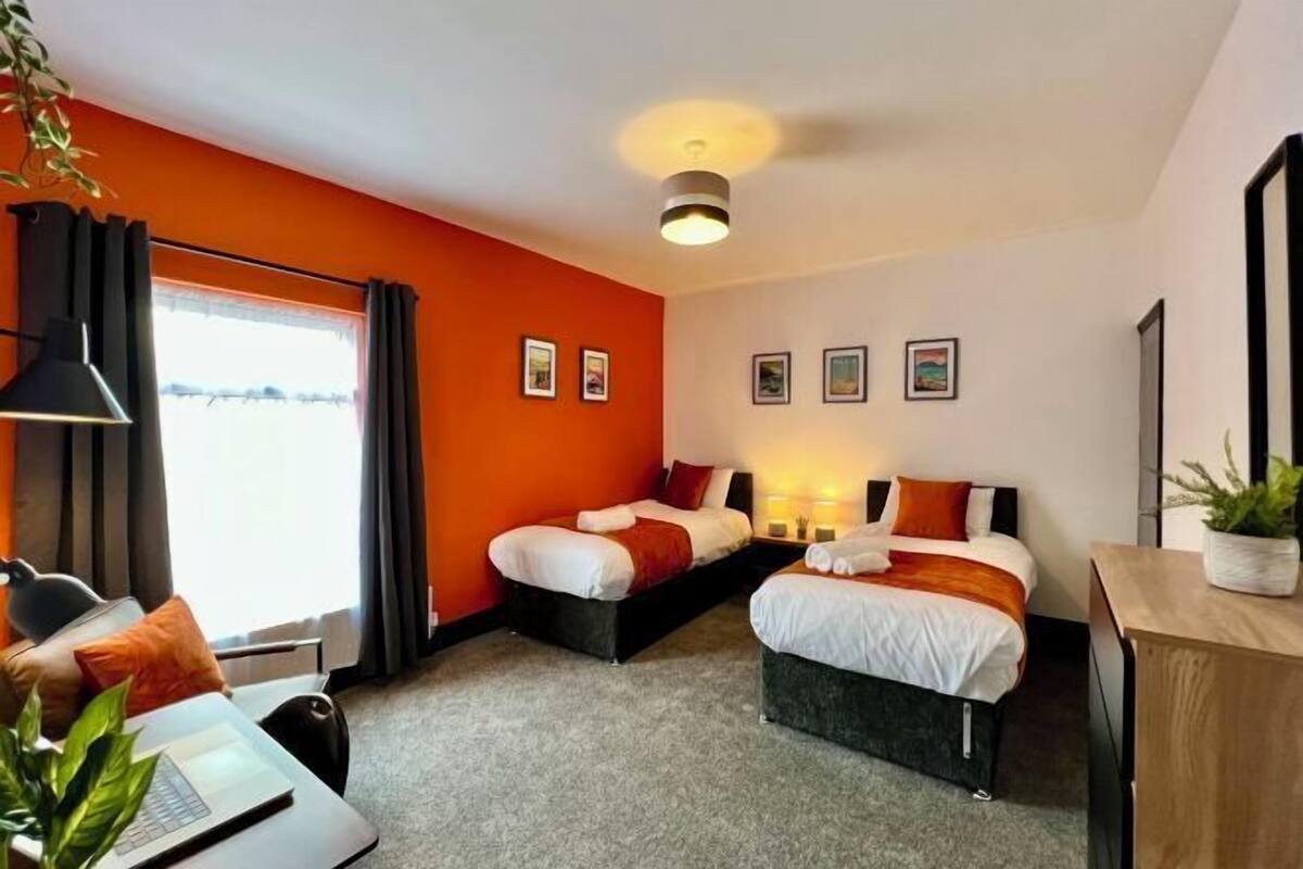 3 habitaciones, tabla de planchar con plancha y wifi gratis