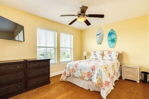 5 bedrooms, iron/ironing board, free WiFi, bed sheets - Beachfront w/POOL ON DECK, Elevator, Private Dune Walkover, 5 Bedrooms (Galveston)