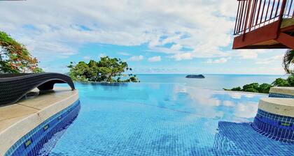 Casa Cristal, Great Ocean Views, Walk to the Beach