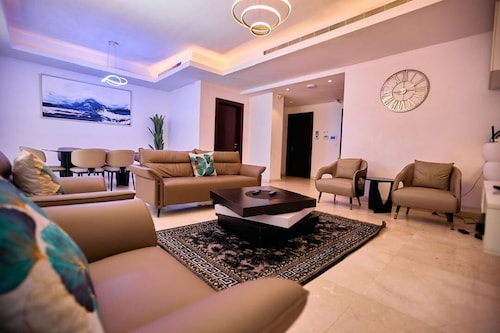 3bedroom Executive Apartment