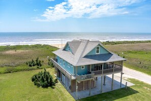 Exterior - #JustAWavin'- Quiet, Beautiful Beachfront, Screened Porch, with Amazing Views (Crystal Beach)