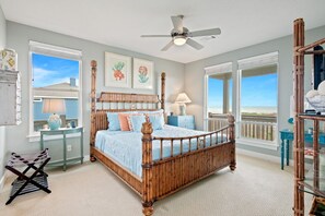 4 bedrooms, iron/ironing board, free WiFi - #JustAWavin'- Quiet, Beautiful Beachfront, Screened Porch, with Amazing Views (Crystal Beach)