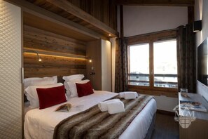 4 bedrooms, WiFi, bed sheets - Wifi, 50m from ski lifts, fitness, swimming pool, balcony, parking, tv, ski locker, 90m², Chamonix (Chamonix-Mont-Blanc)