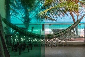 Deluxe vierpersoonskamer, 2 slaapkamers, terras, uitzicht op zee | Veranda