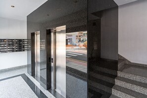 Interior - Luxury Beach Views 2BR House - Private Parking (Arrecife)