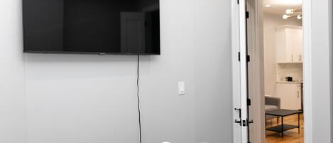 1 bedroom, in-room safe, iron/ironing board, free WiFi