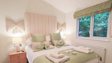 2 quartos, individualmente decorados, individualmente mobiliados