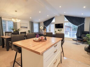 Dining - Unique Luxury Lodge (Windermere)